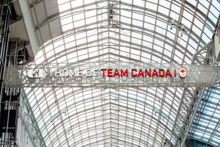 (At CF Toronto Eaton Centre. Photo: Bettina Bogar)