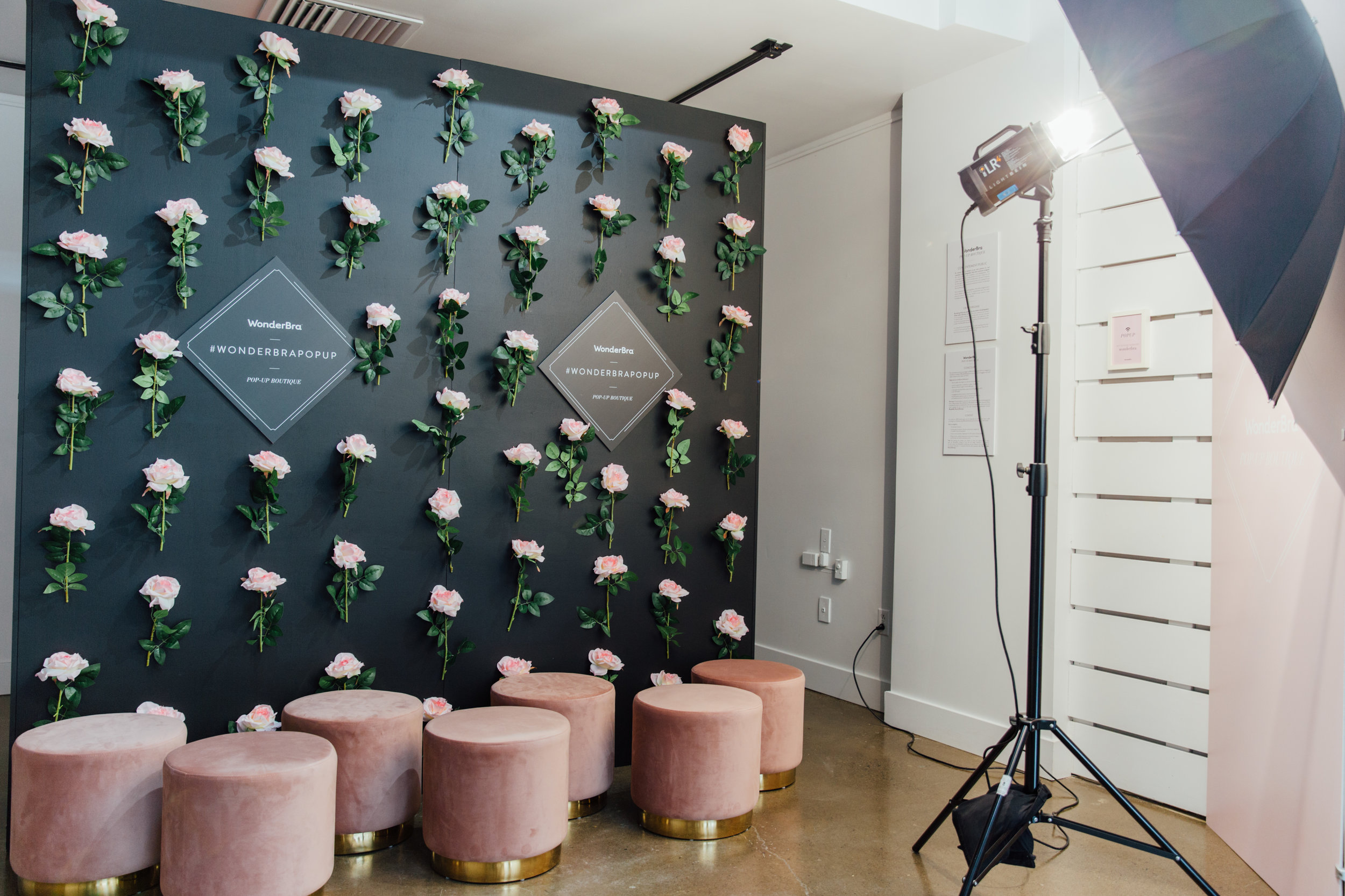 (Wonderbra pop-up in Montreal last week. Photo: Kelly Jacob)&nbsp;