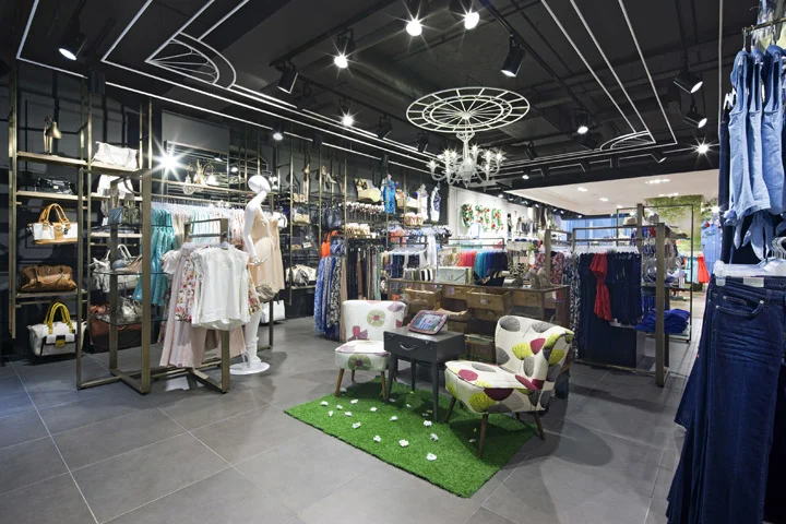 Oasis-store-at-Trinity-Centre-by-Dalziel-and-Pow-Leeds-UK-03.jpg