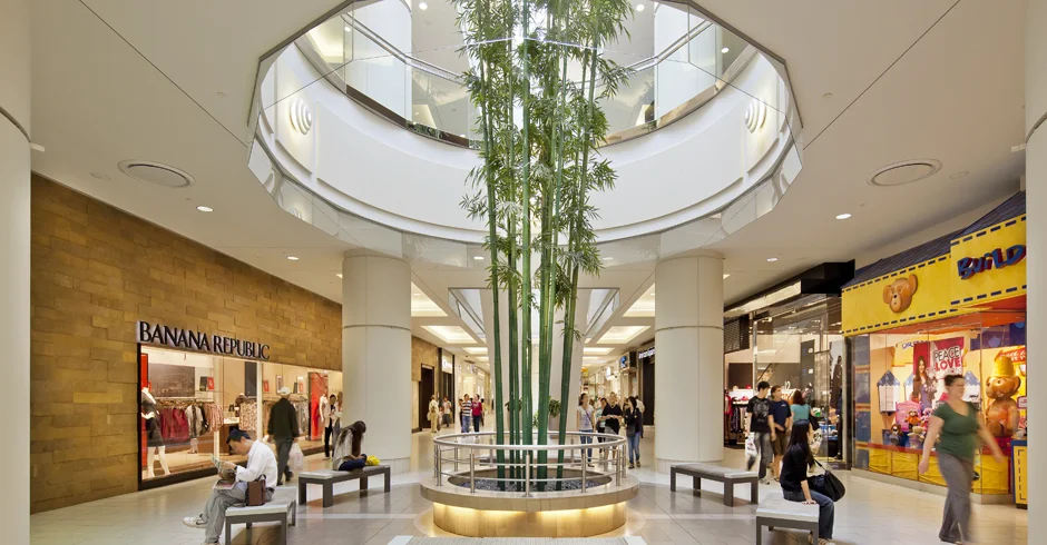 metropolis-at-metrotown-int-6-banana-republic.jpg