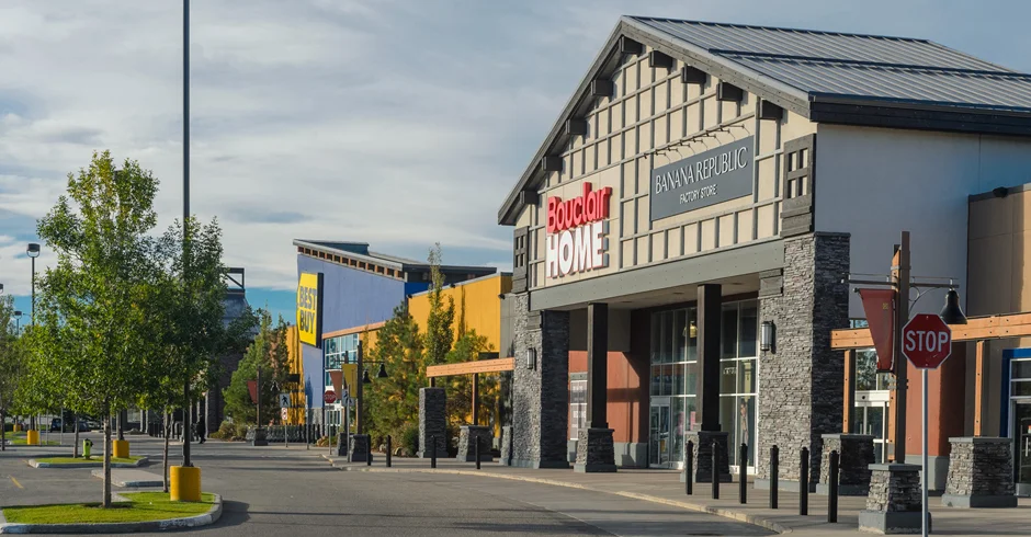 deerfoot-meadows-calgary-002-banana-republic.jpg