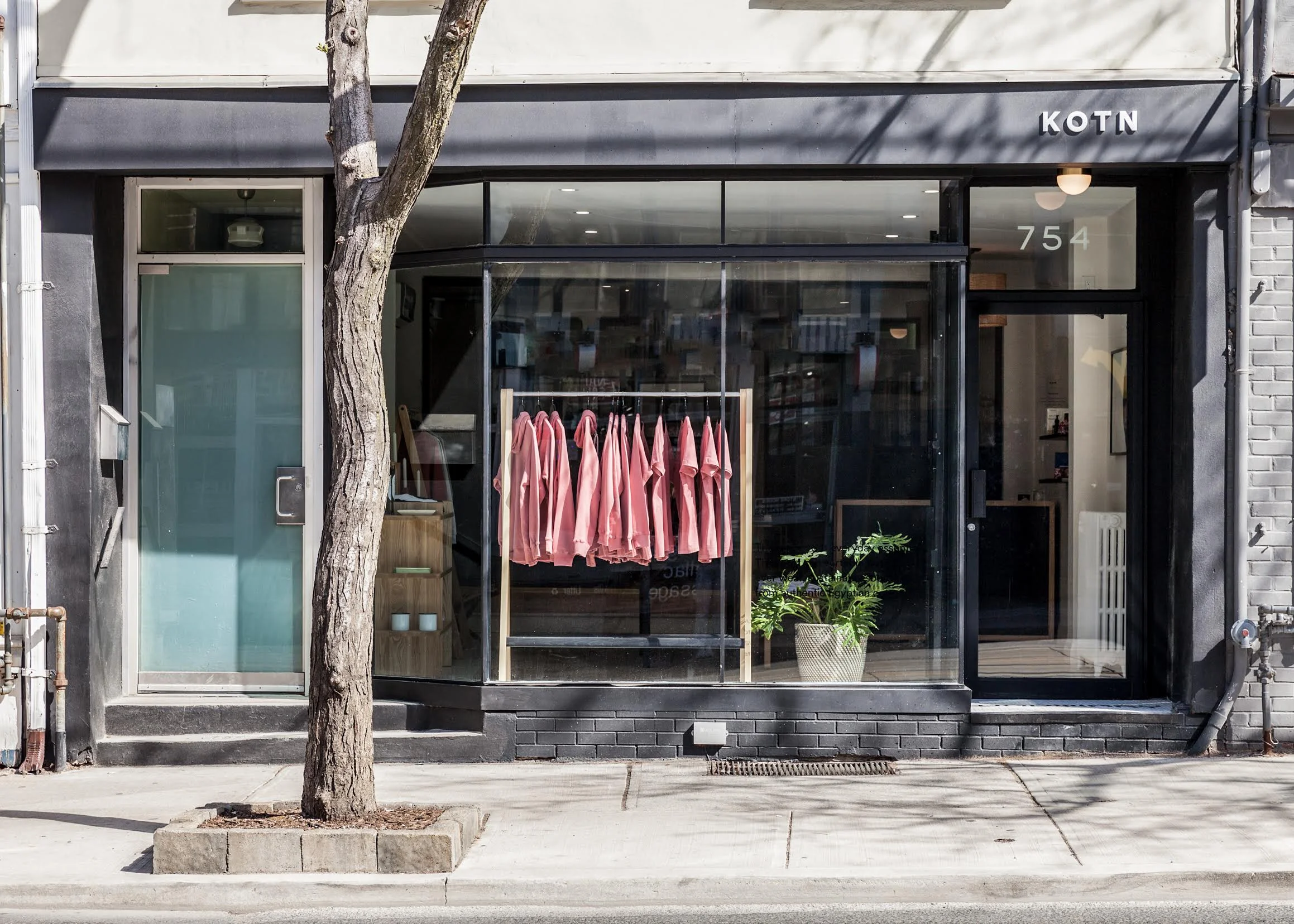 (Toronto Queen Street West Storefront. PHoto: KOTN)