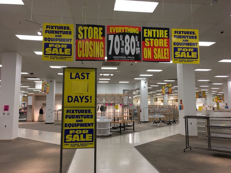 (Capilano Mall in North Vancouver, BC, on Sunday, January 15, 2017. Photo: Lee Rivett) 