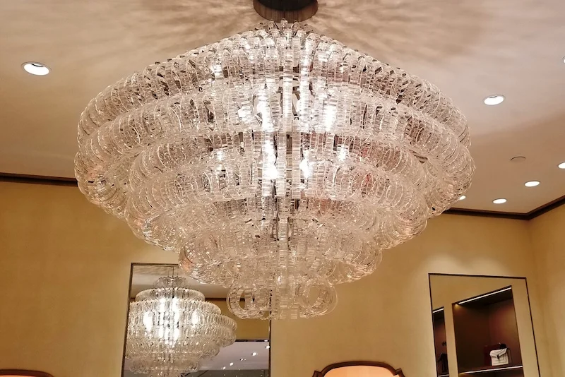 [impressive chandelier. Photo: Helen Siwak]