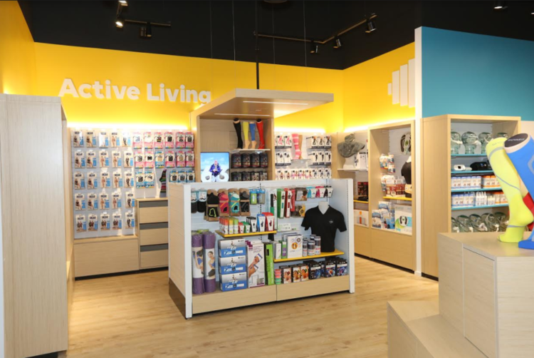 (Above and below: Photos of the Toronto Leaside Wellwise location. Photos: Shoppers Drug Mart) 