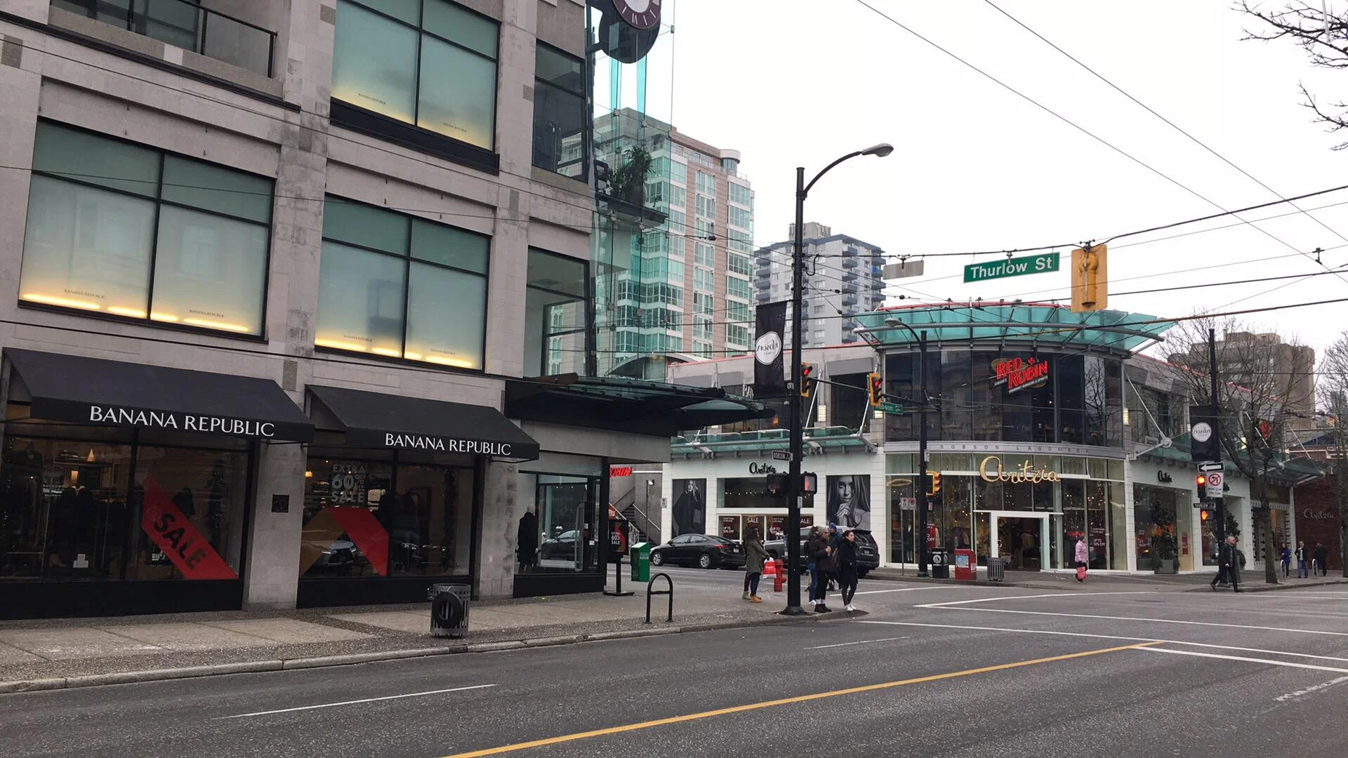 (Looking towards the Aritzia flagship store at 1100 Robson Street) 
