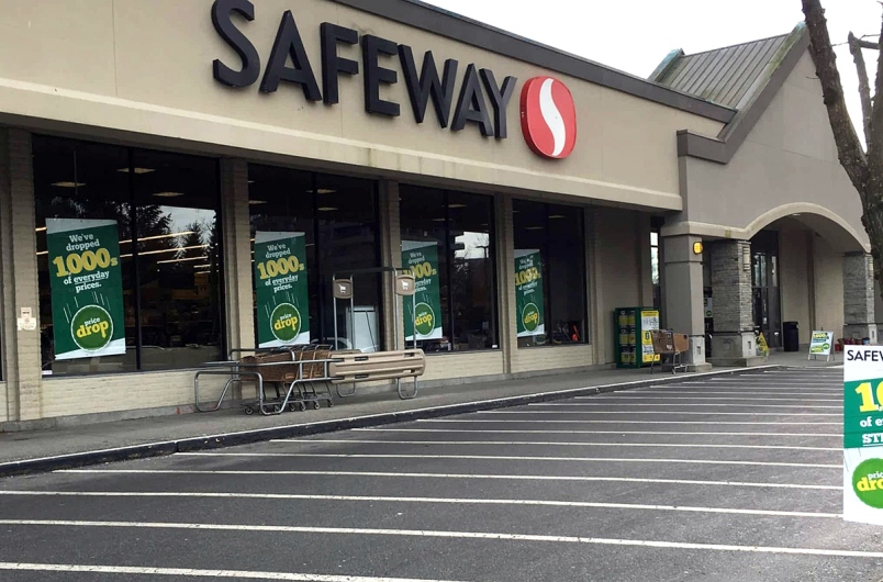Safeway at Lougheed mall is one of two Burnaby locations that will close for good on May 5. The other location is at Kingsway and Royal Oak Avenue. Photo:  BurnabyNow
