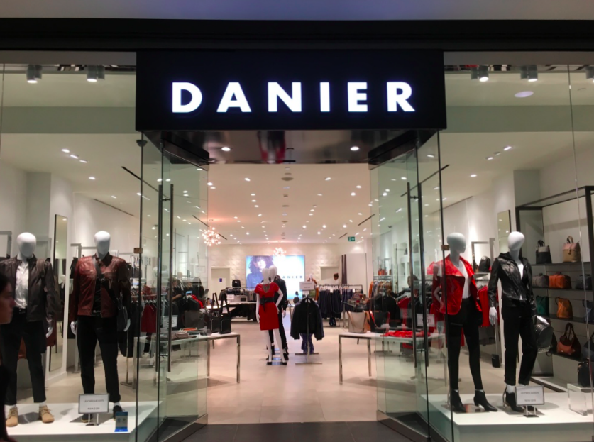 cF Toronto Eaton Centre. PHoto: Craig Patterson