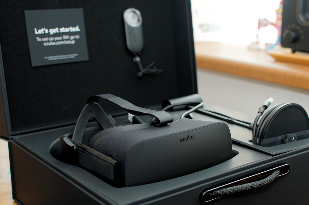 OculusHeadset_1.jpg
