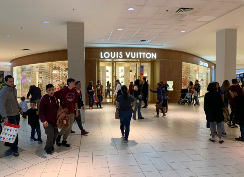 Crowds at CF Chinook Centre on the afternoon of Sunday, October 28. Photo: ‘Adam’.