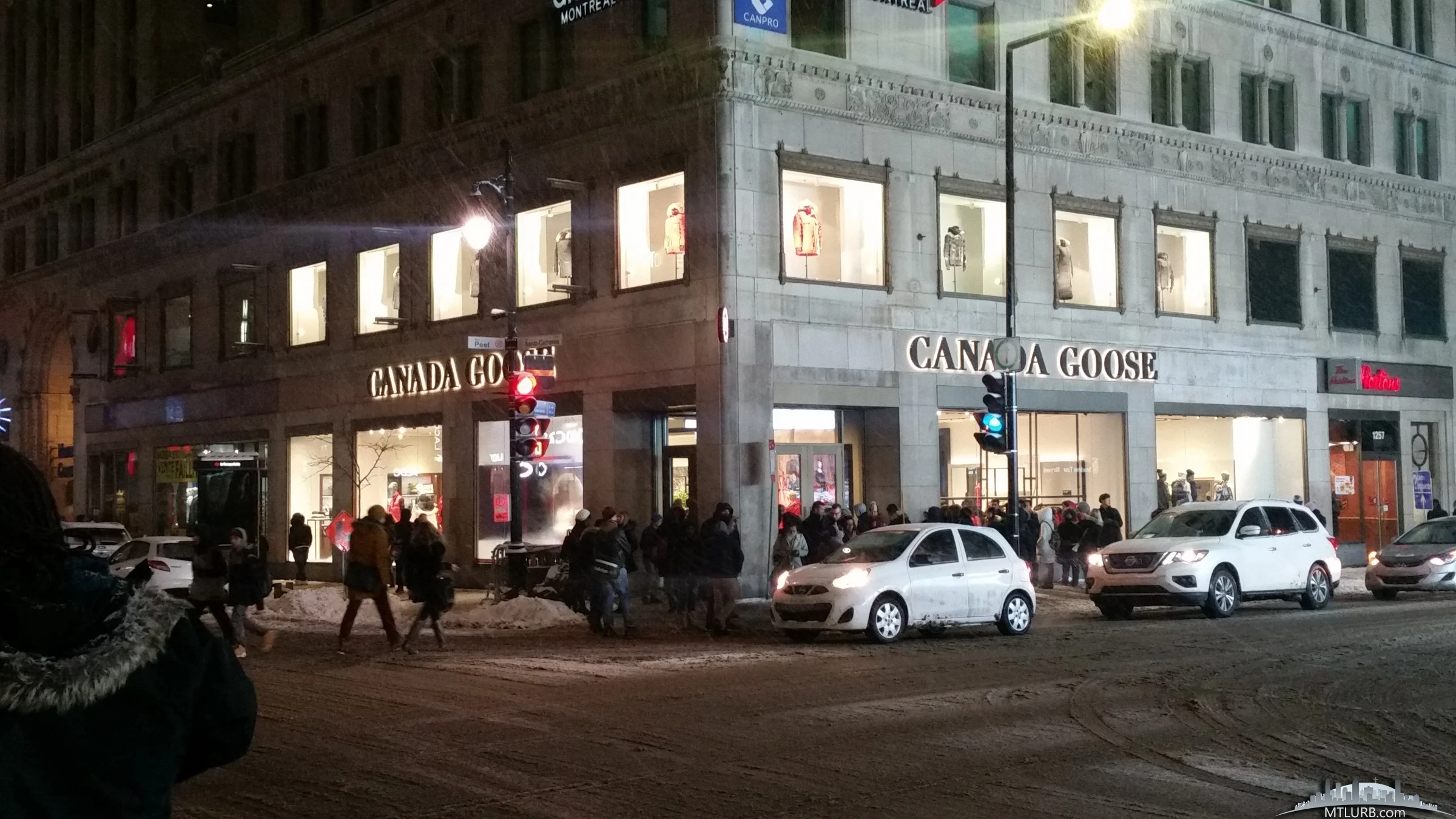 Store exterior on Friday, November 16. Photo:     Mondo_Grosso         via       mtlurb.com