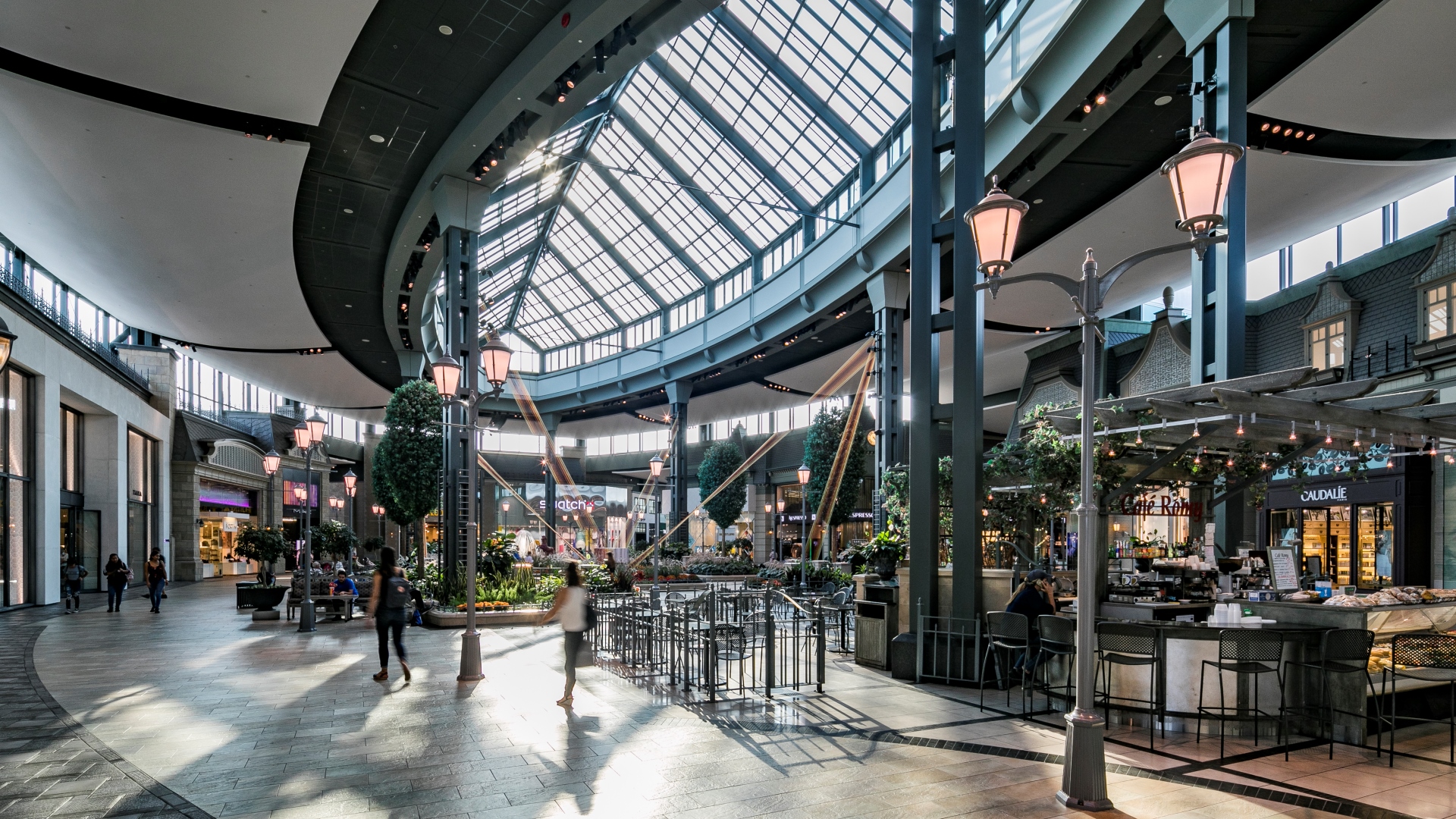 Slideshow (6 photos): CF Carrefour Laval