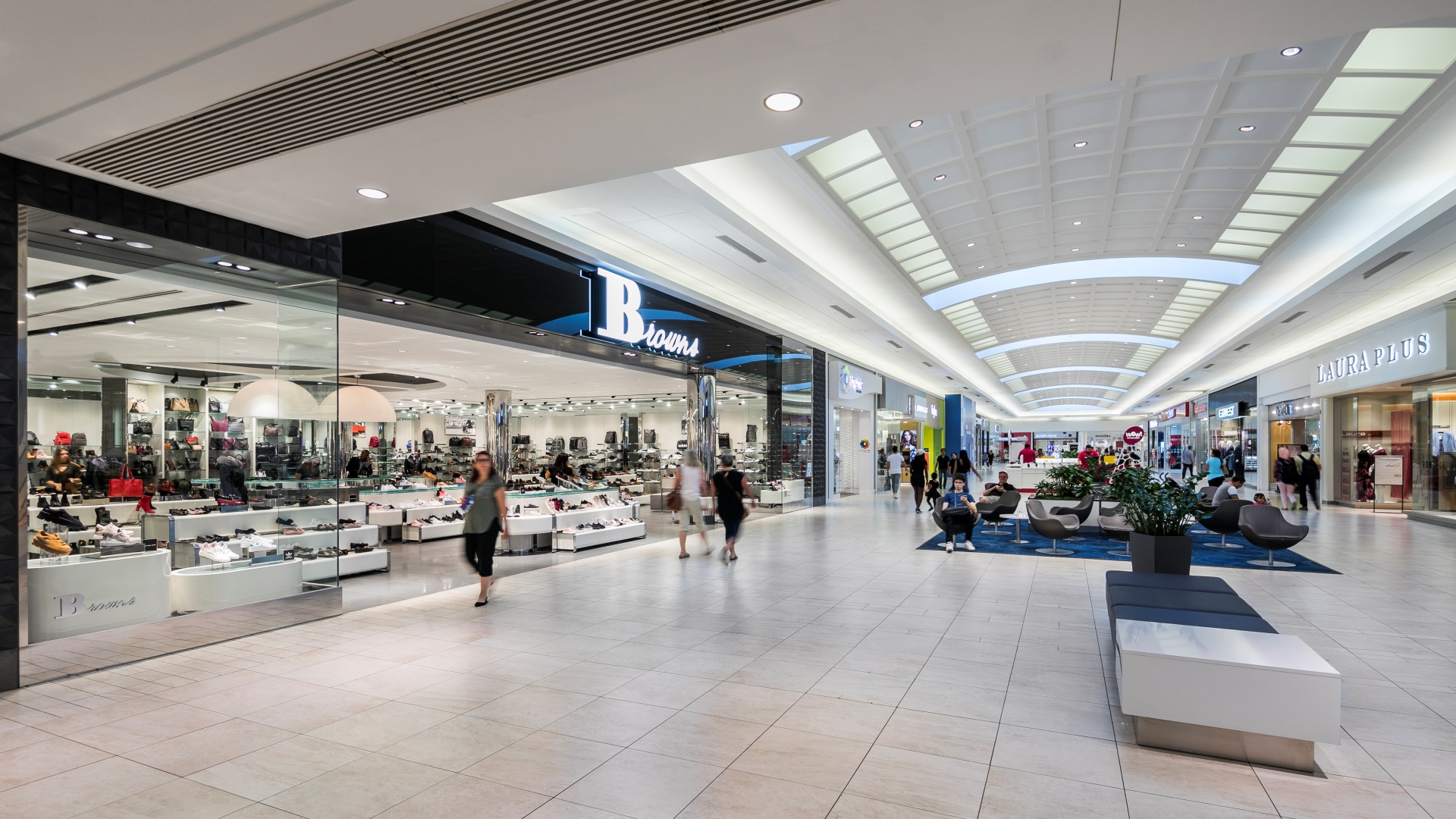 Slideshow (6 photos): CF Galeries d'Anjou