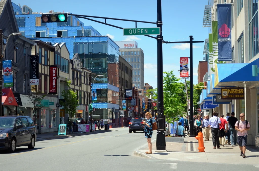 Spring Garden Road (Halifax). Photo:    Wikipedia
