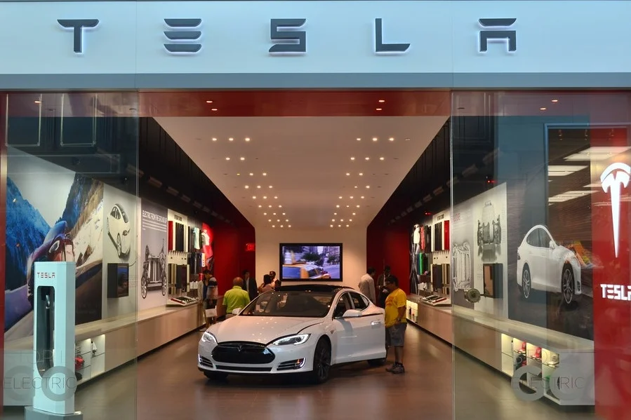 Tesla Puts the Brakes on Massive Store Closures 