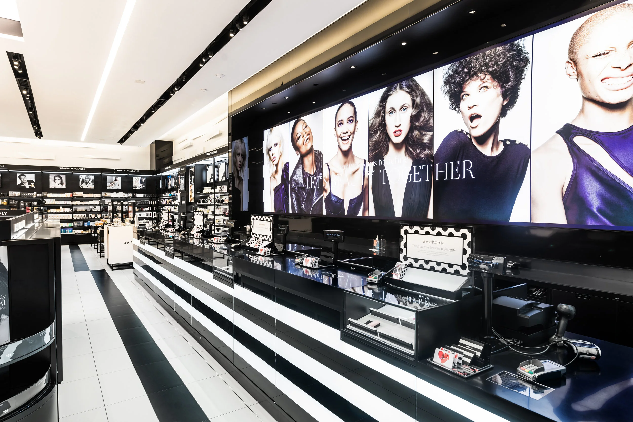 SEPHORA CHINOOK CENTRE PHOTO: AMACHRIS