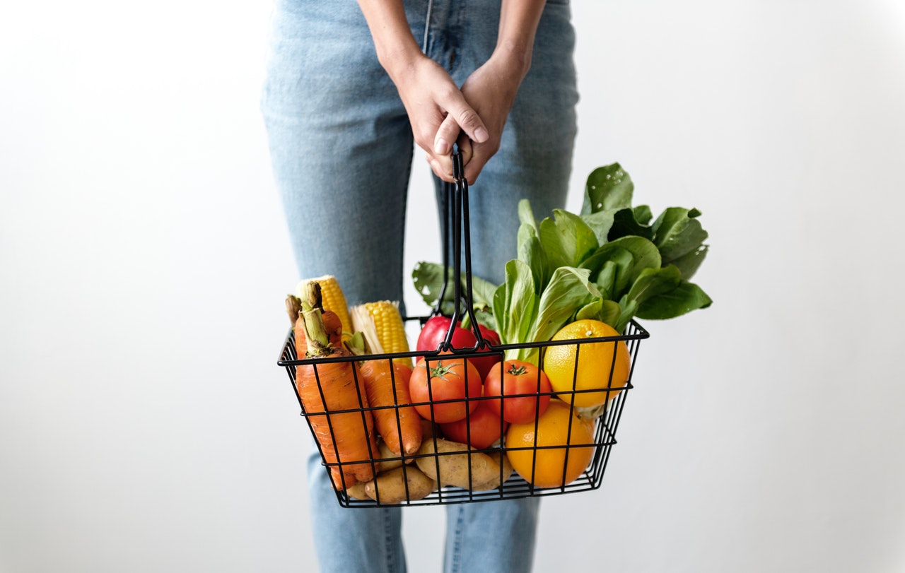 alone-basket-carrots-1389103.jpg
