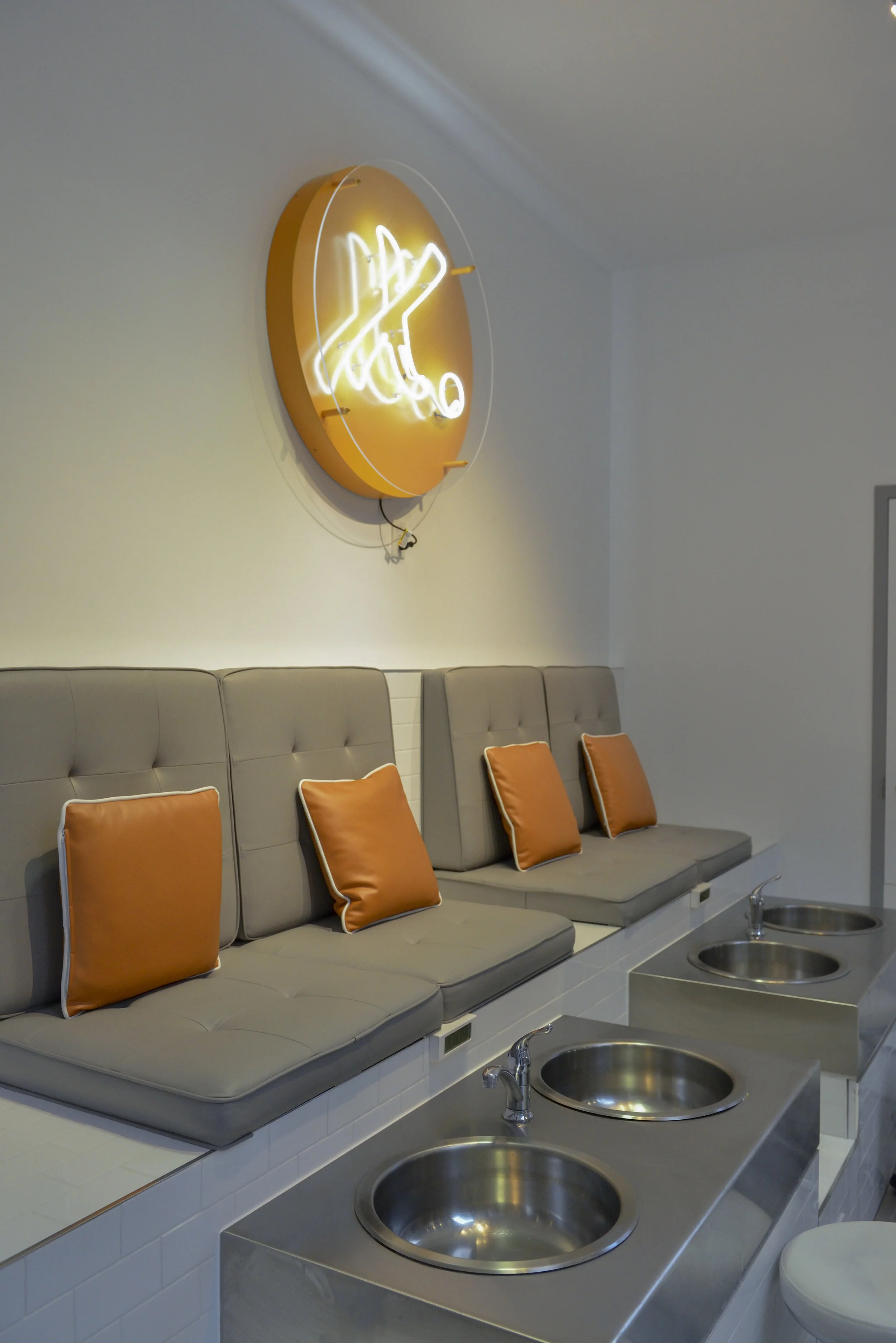 THE TEN SPOT 176 Yonge St_3.jpg