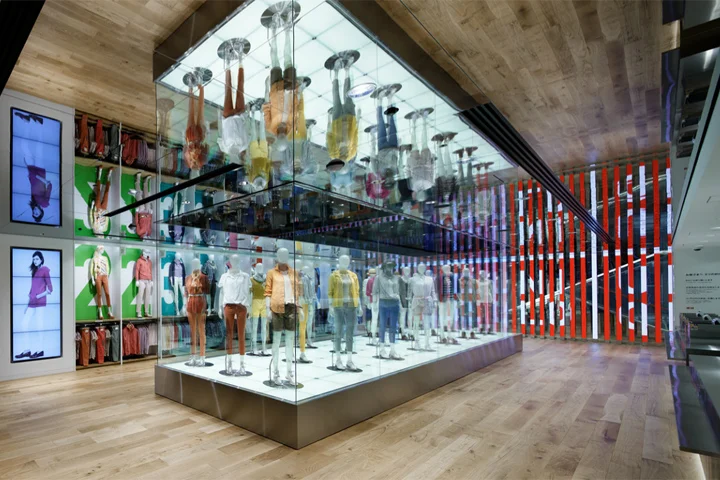 uniqlotokyoretaildesignblog.jpg