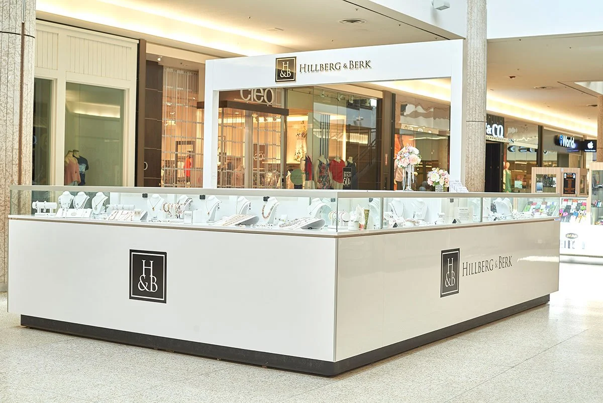 Regina-based jewellery brand ‘Hillberg & Berk’ has been utilizing a kiosk strategy to expand its base of stores. This location is at Cornwall Centre in Regina. Photo: Hillberg & Berk