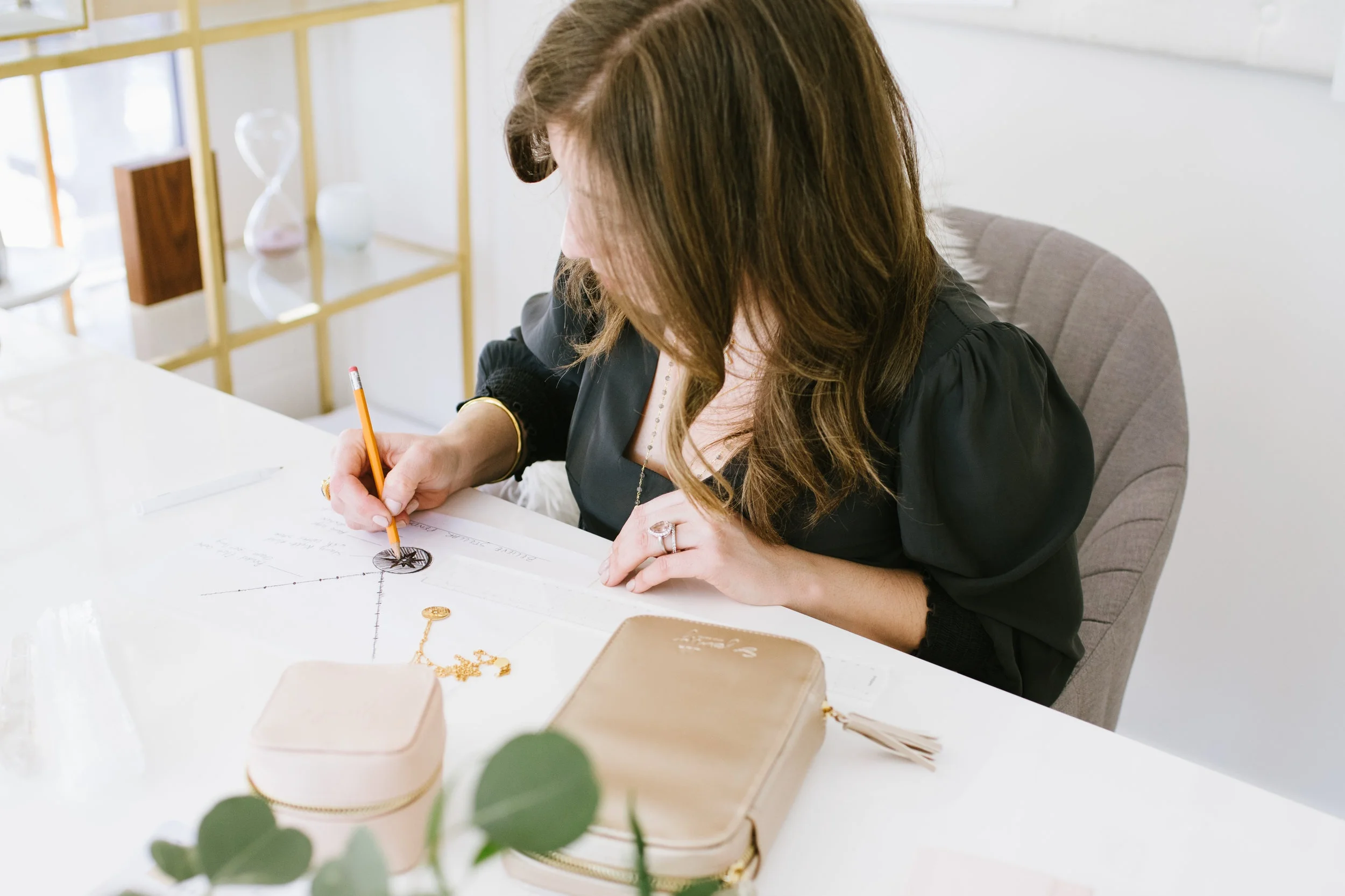 CARA COTTER OF SO PRETTY PHOTO: SO PRETTY/PURA BOTANICALS