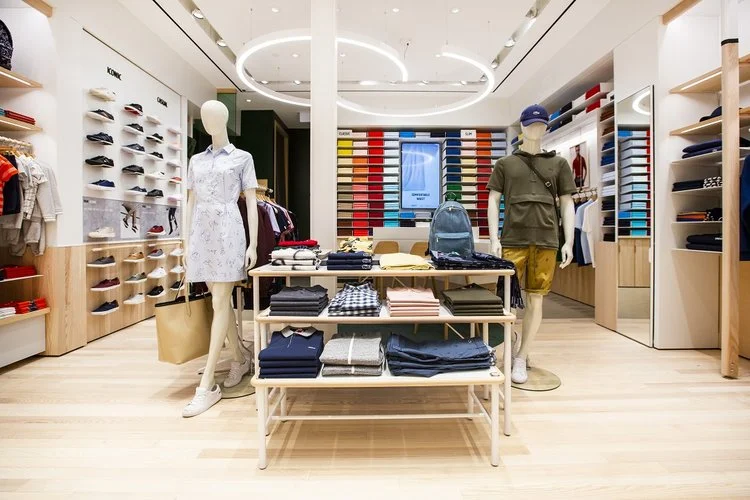 PHOTO: LACOSTE
