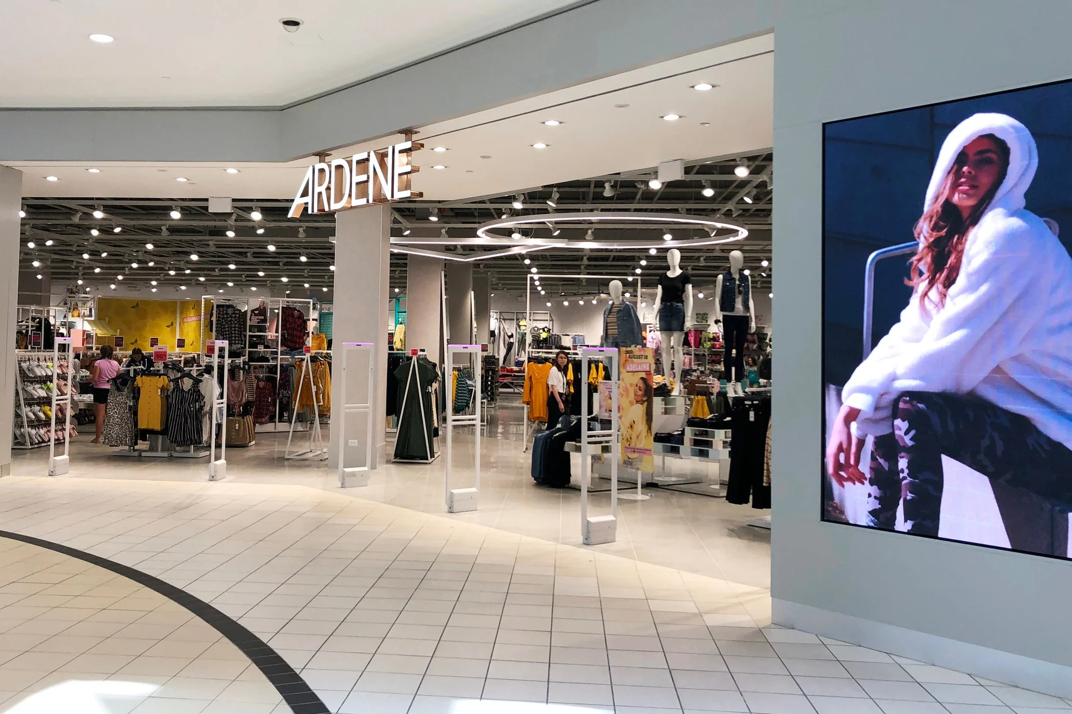PHOTO: ARDENE