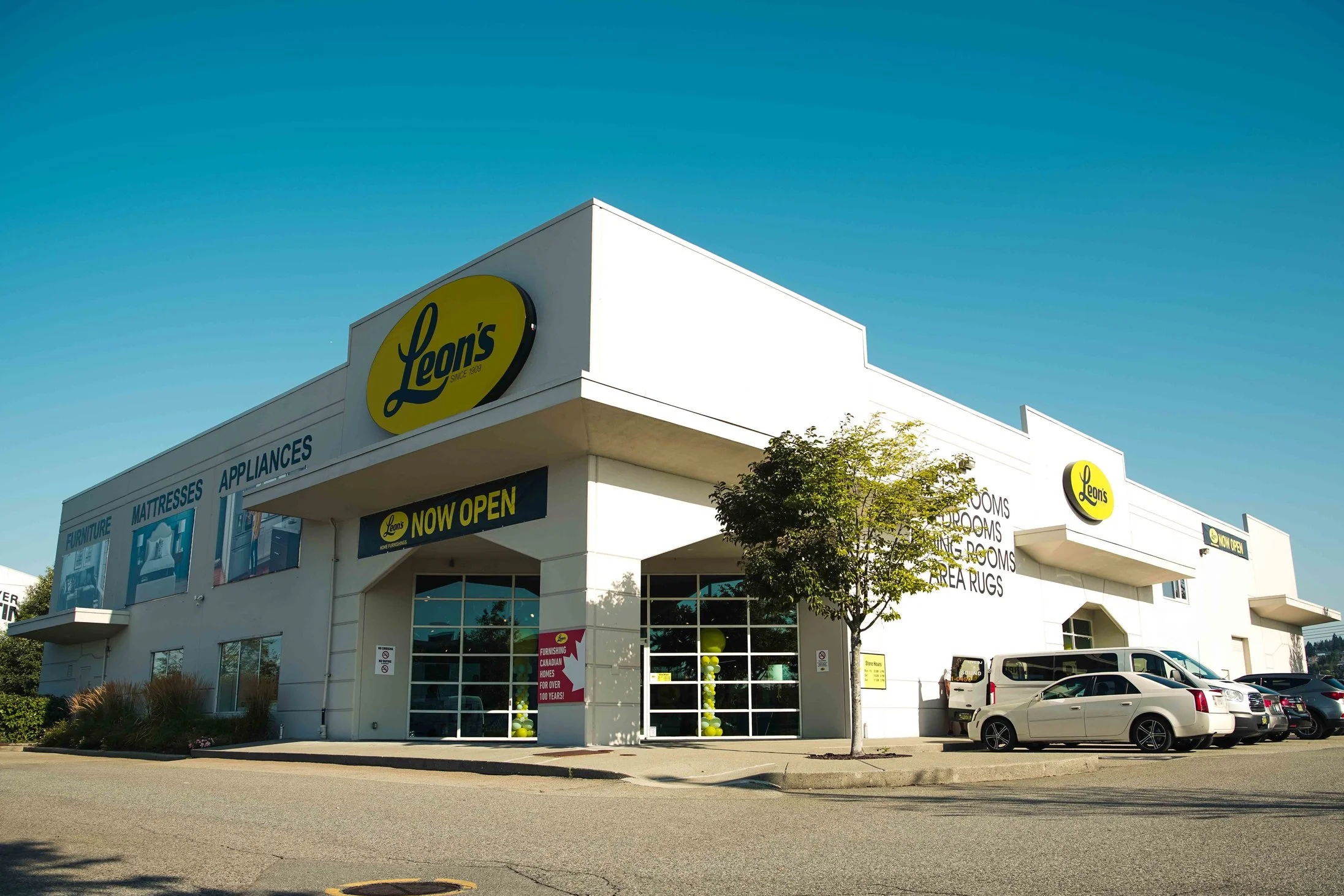 Canadian Furniture Retailer Leon’s Unveils Innovative Tech-Heavy Concept Store [Photos]