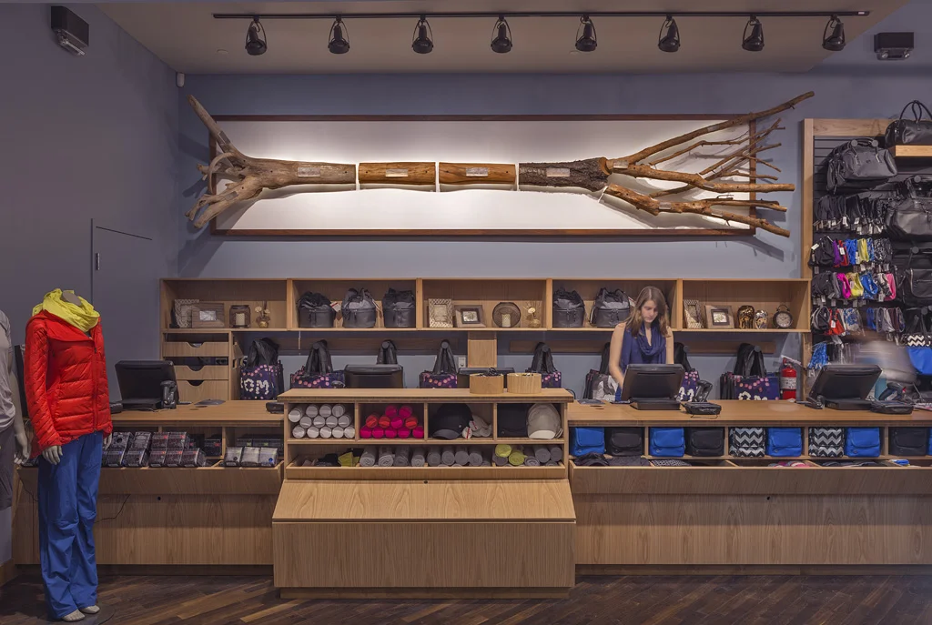 LULULEMON PHOTO: QUADRANGLE