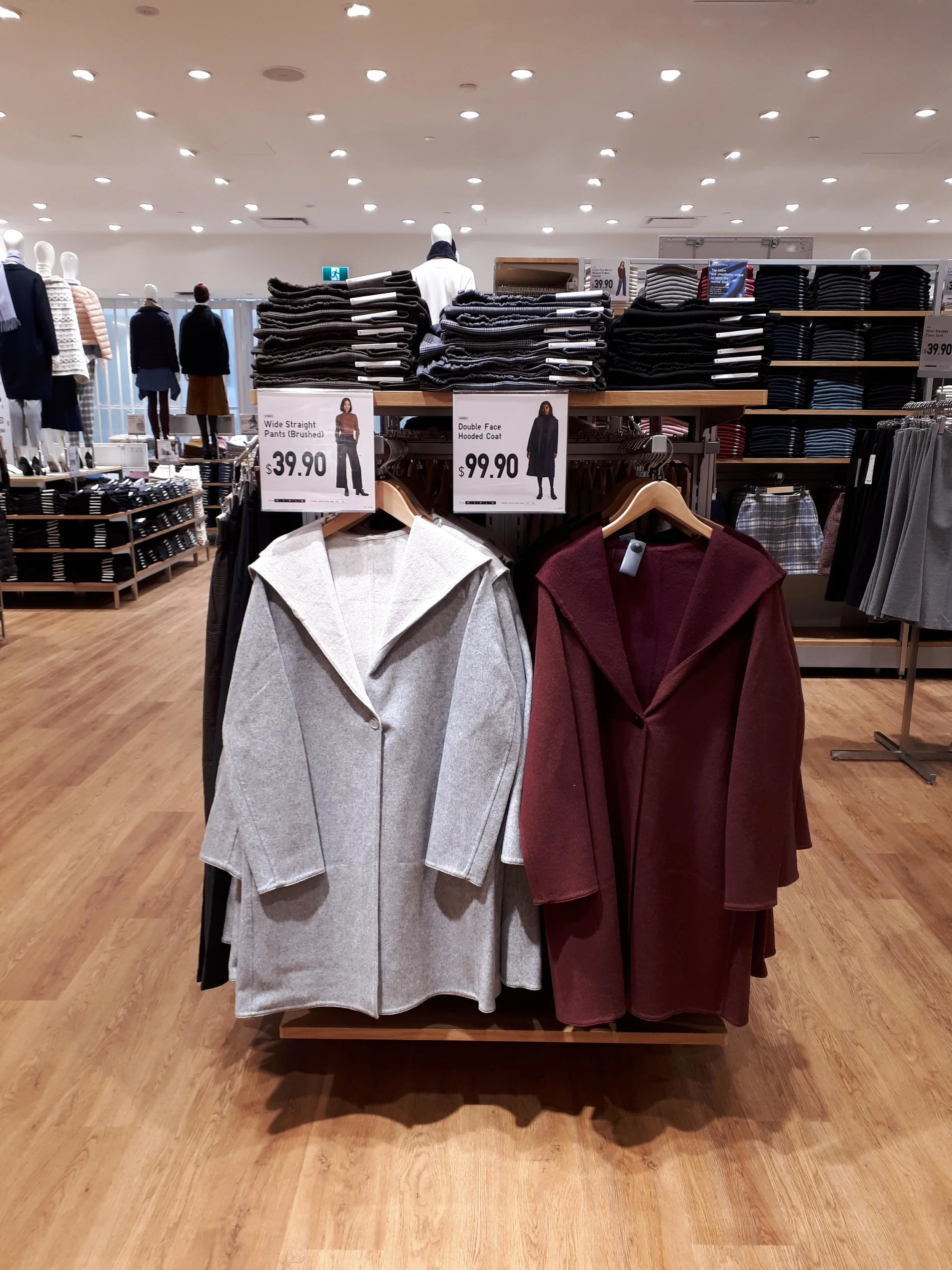 Uniqlo Opens 1st Alberta Store at West Edmonton Mall Amid Huge Crowds