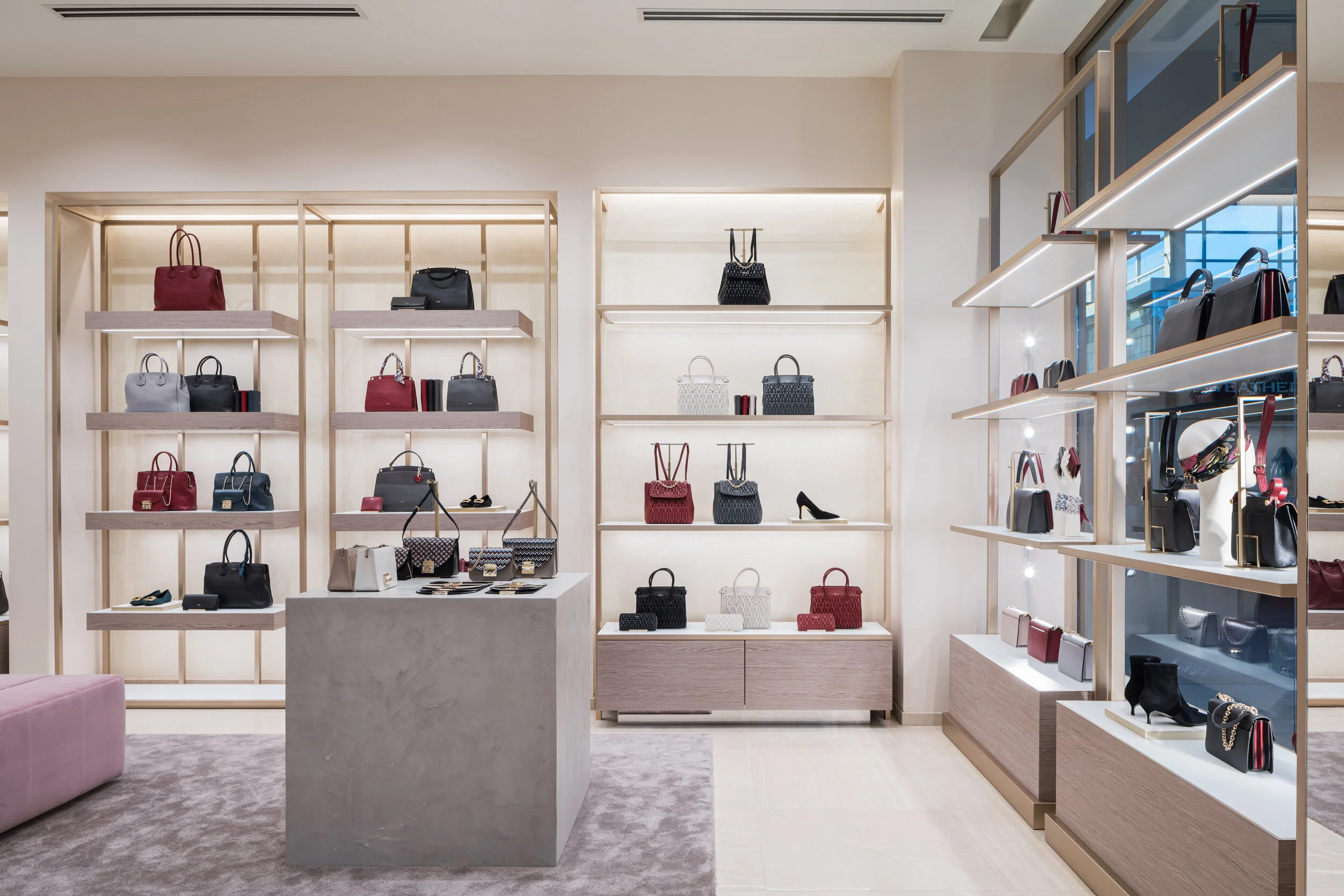 Luxury Italian Brand ‘Furla’ Enters Canadian Market with MultiStore