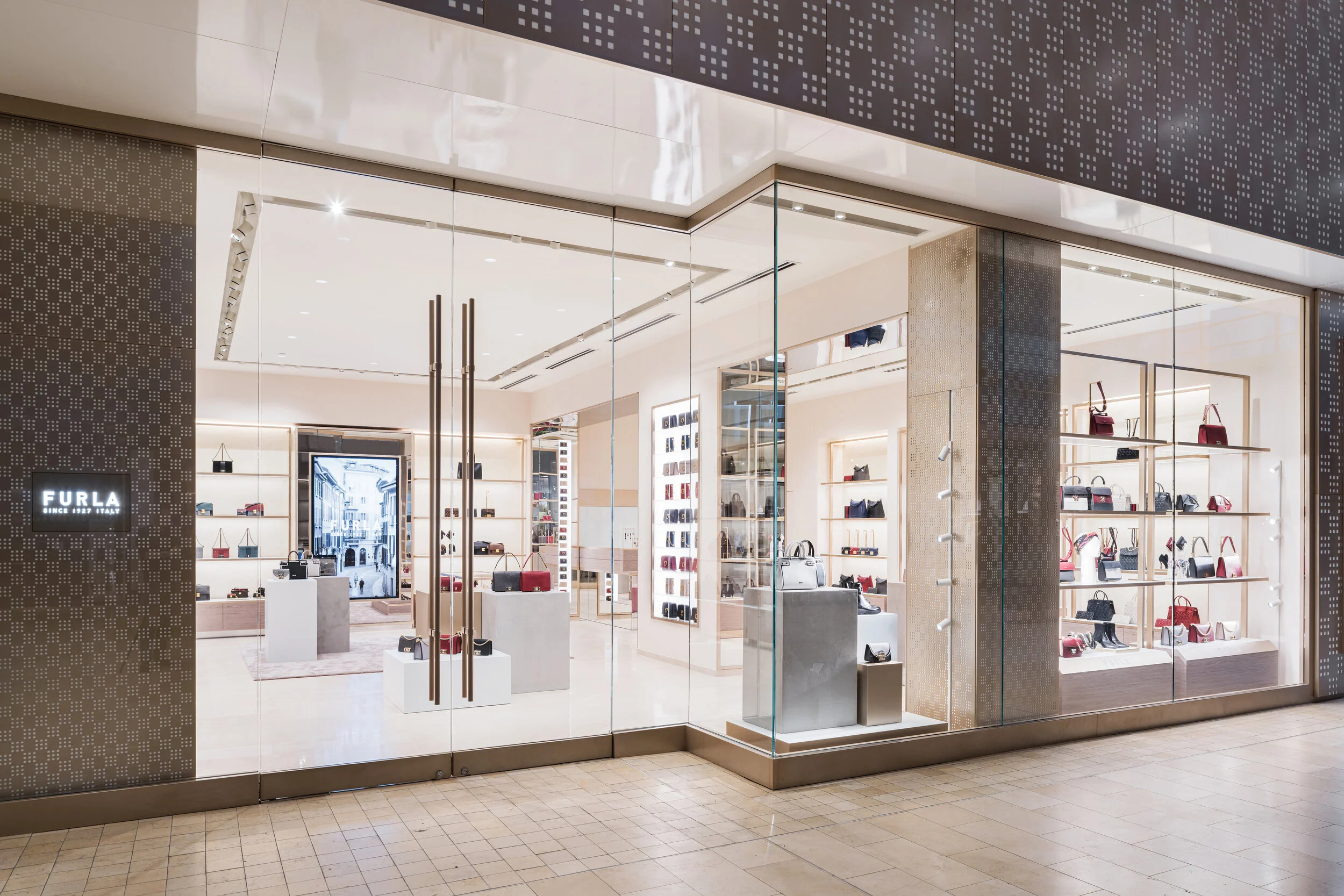 Luxury Italian Brand ‘Furla’ Enters Canadian Market with MultiStore