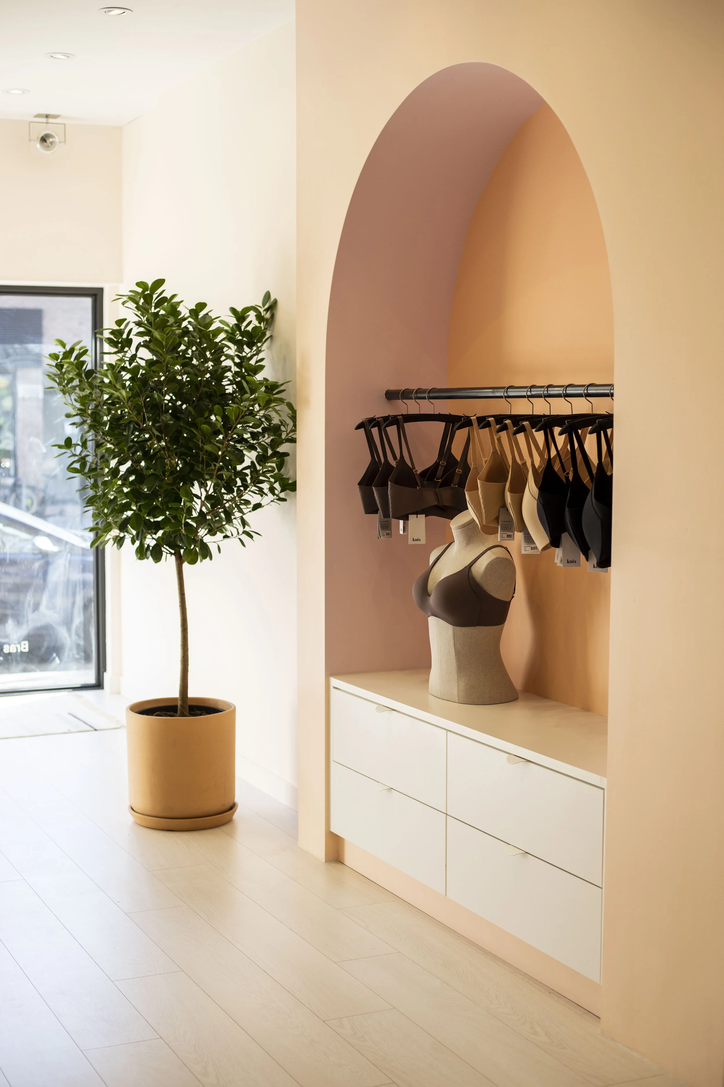 DigitallyNative Canadian Intimates Brand ‘Knix’ Opens 1st Physical