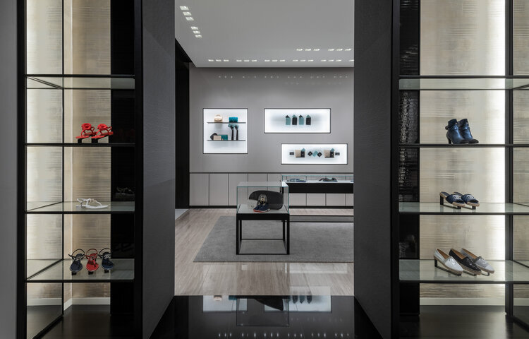 Footwear/accessories