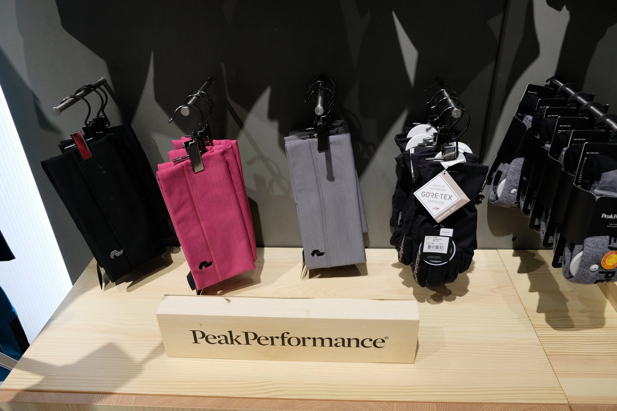 photo: PEAK PERFORMACE (CF CARREFOUR lAVAL)