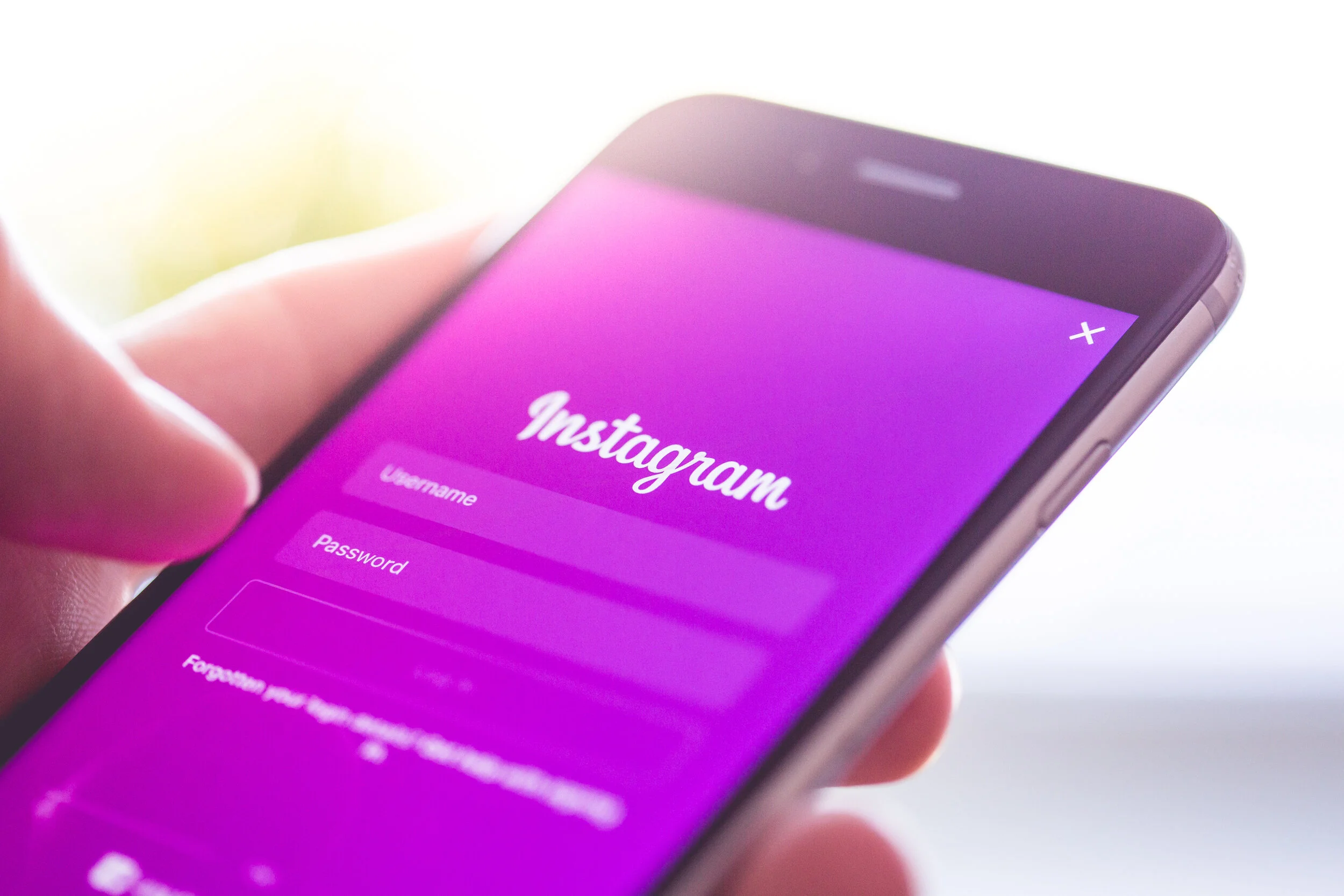 instagram-app-login-splash-screen-logo-on-iphone-picjumbo-com.jpg