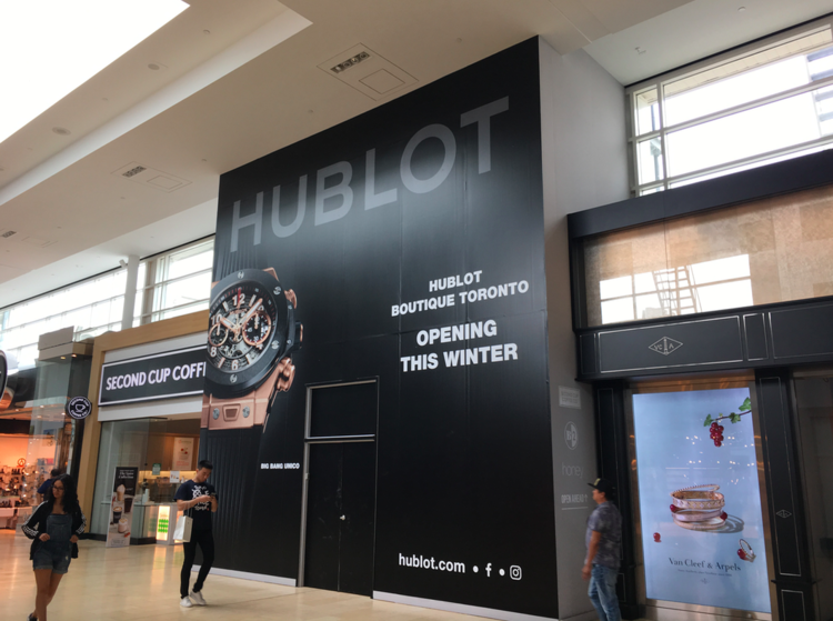 CONSTRUCTION HOARDING AT TORONTO’S YORKDALE SHOPPING CENTRE. PHOTO: RETAIL INSIDER