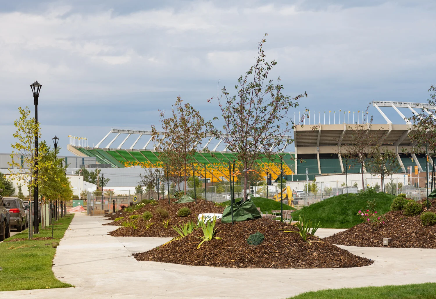 Right across the tracks from Commonwealth Community Recreation Centre. photo: stadium yards