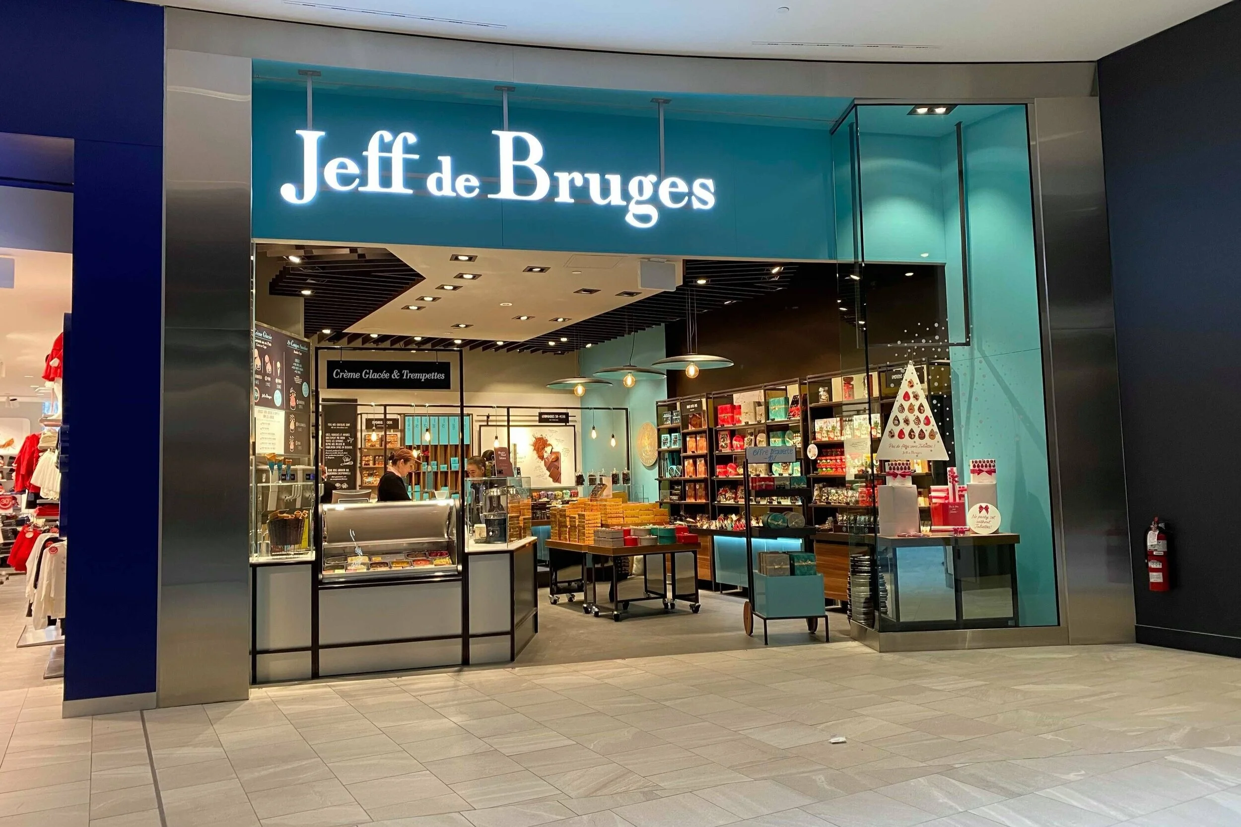 Chocolate Brand 'Jeff de Bruges' Opens Montreal Eaton Centre Flagship [Photos]