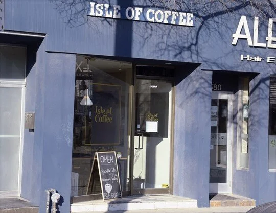 3hCC NewBizIsleCoffee1223_Super_Portrait.jpg