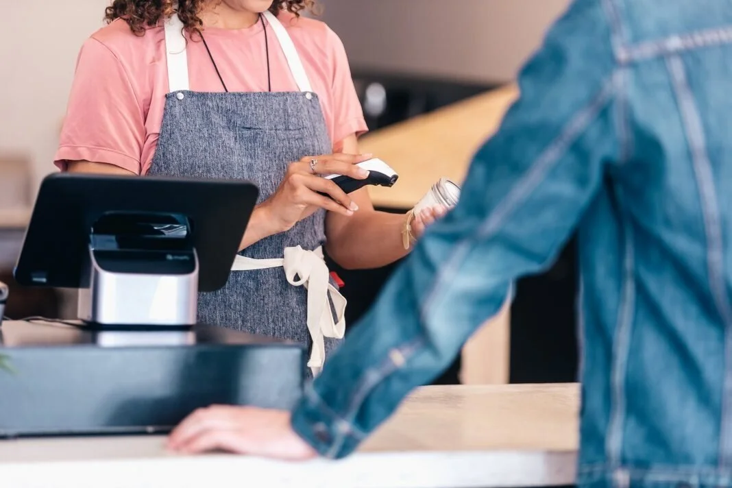 Many Retail Workers in Canada to Exit Industry Post-COVID-19 Amid Harsh Conditions: Expert
