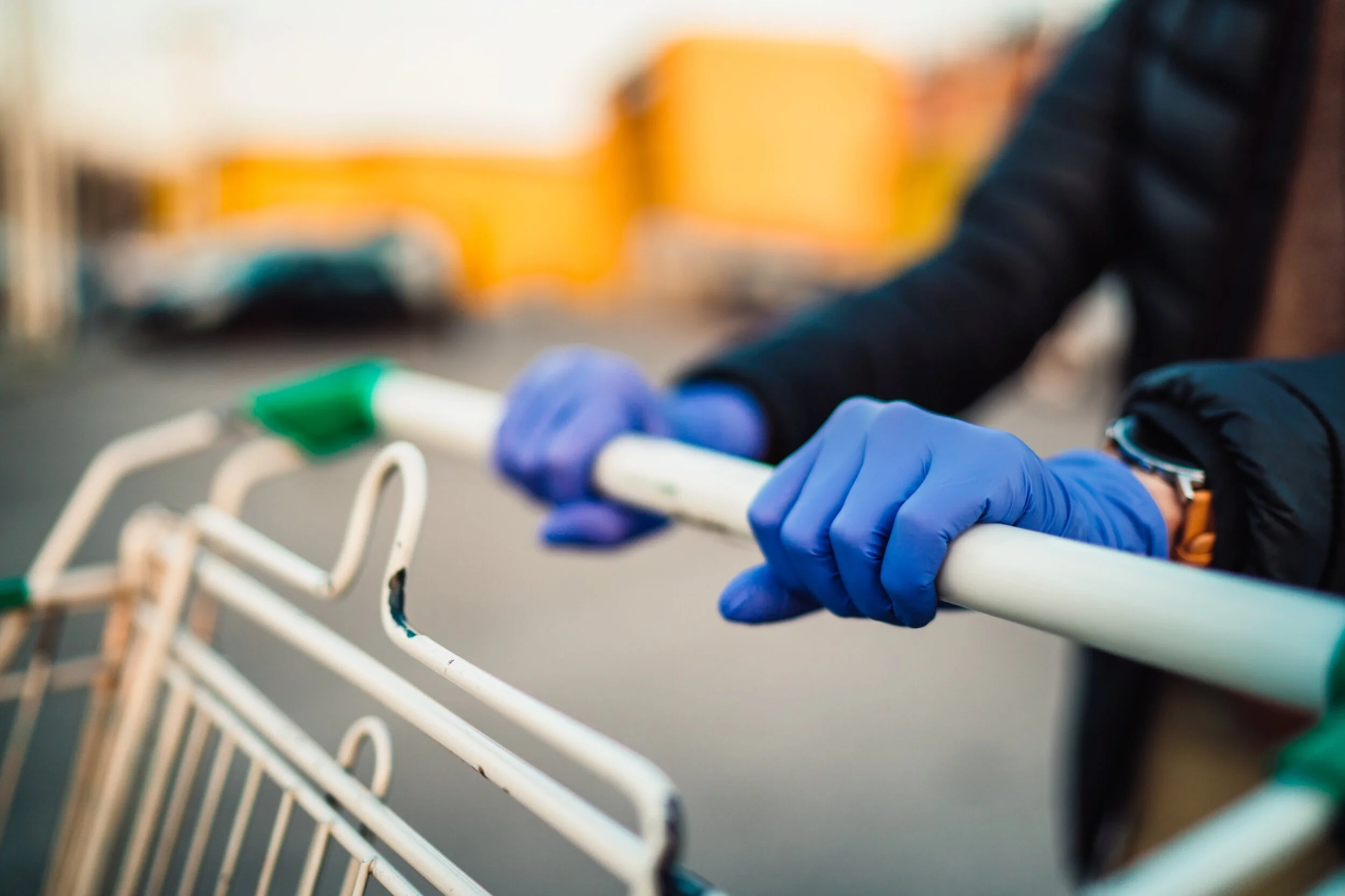 Grocery Retailers in Canada Struggle to Serve Fearful Consumers Amid Pandemic: Expert