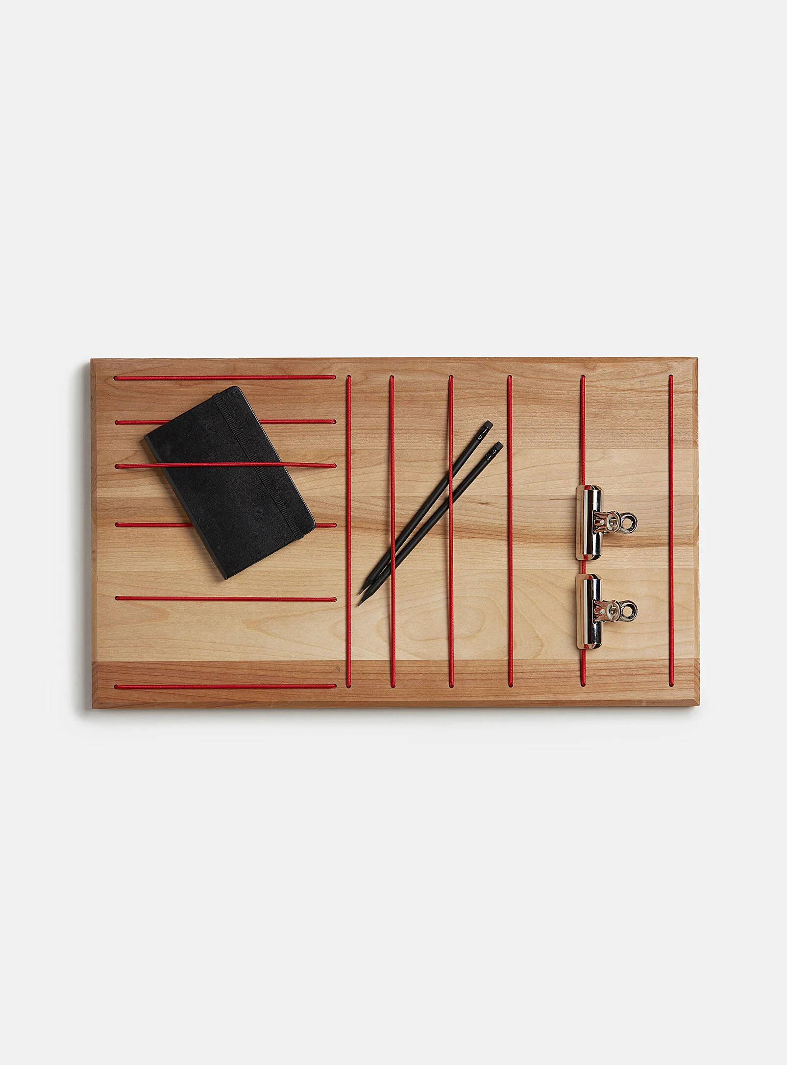 large bungee wall organizer. photo: mardiros