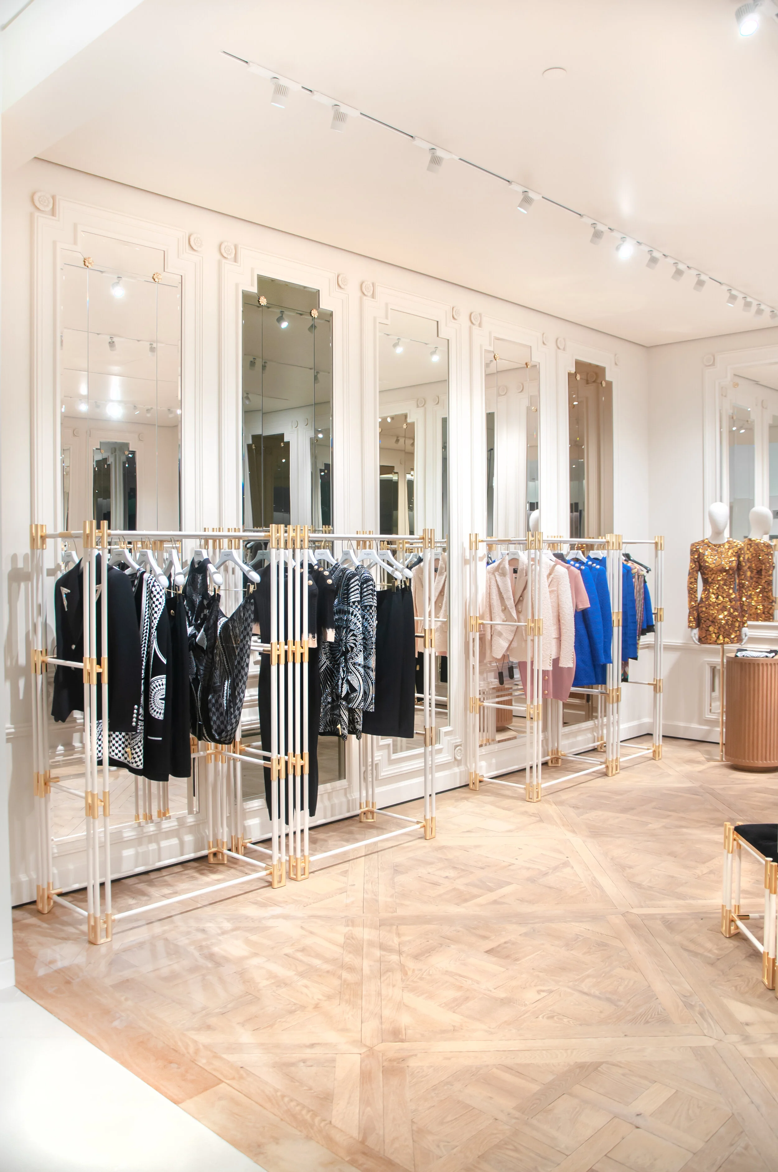 INTERIOR OF NEW BALMAIN BOUTIQUE AT YORKDALE SHOPPING CENTRE. PHOTO:    Amachris Corporation