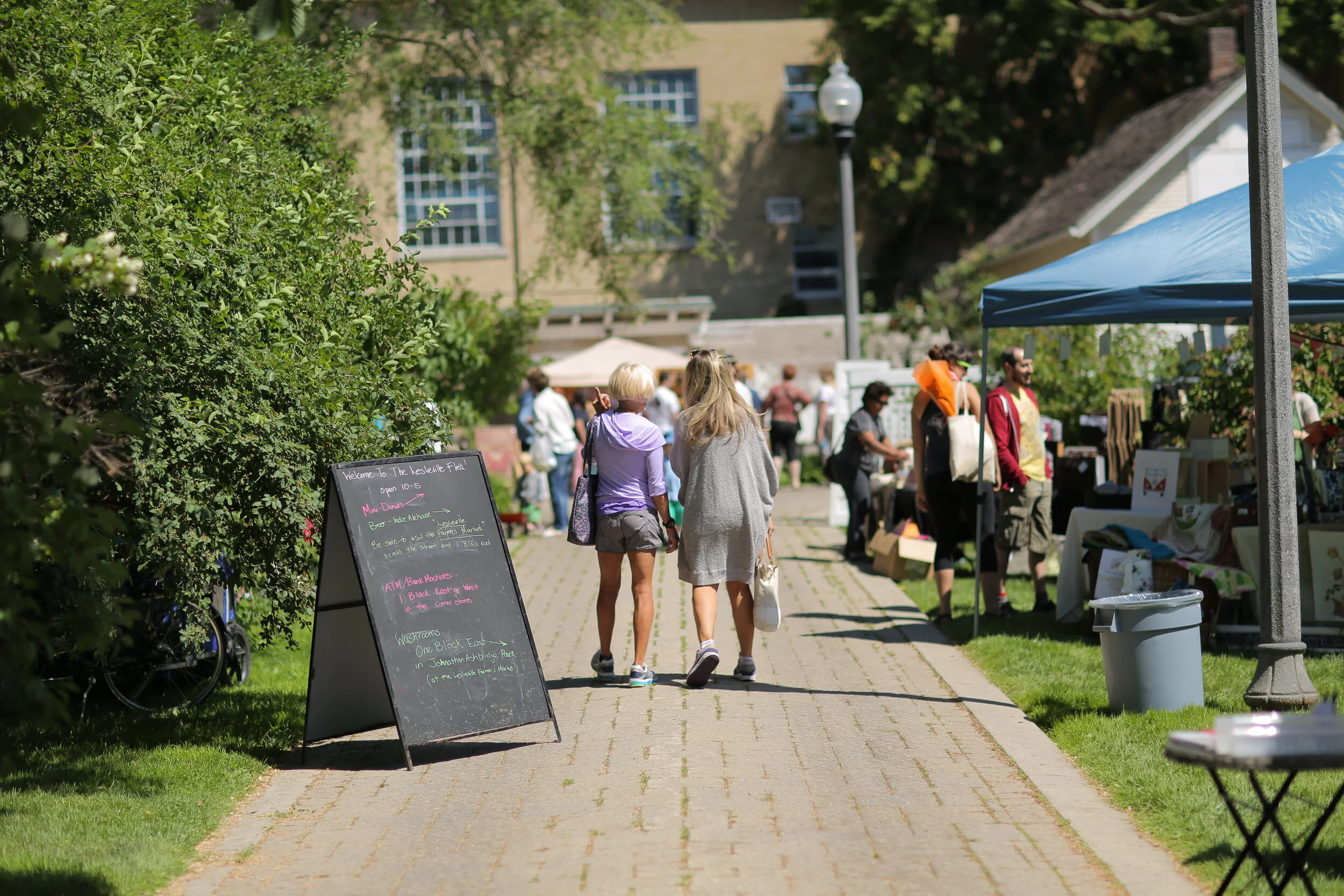 photo of vendors and shoppers at The Leslieville Flea at Ashbridge Estate. photo: The Leslieville Flea