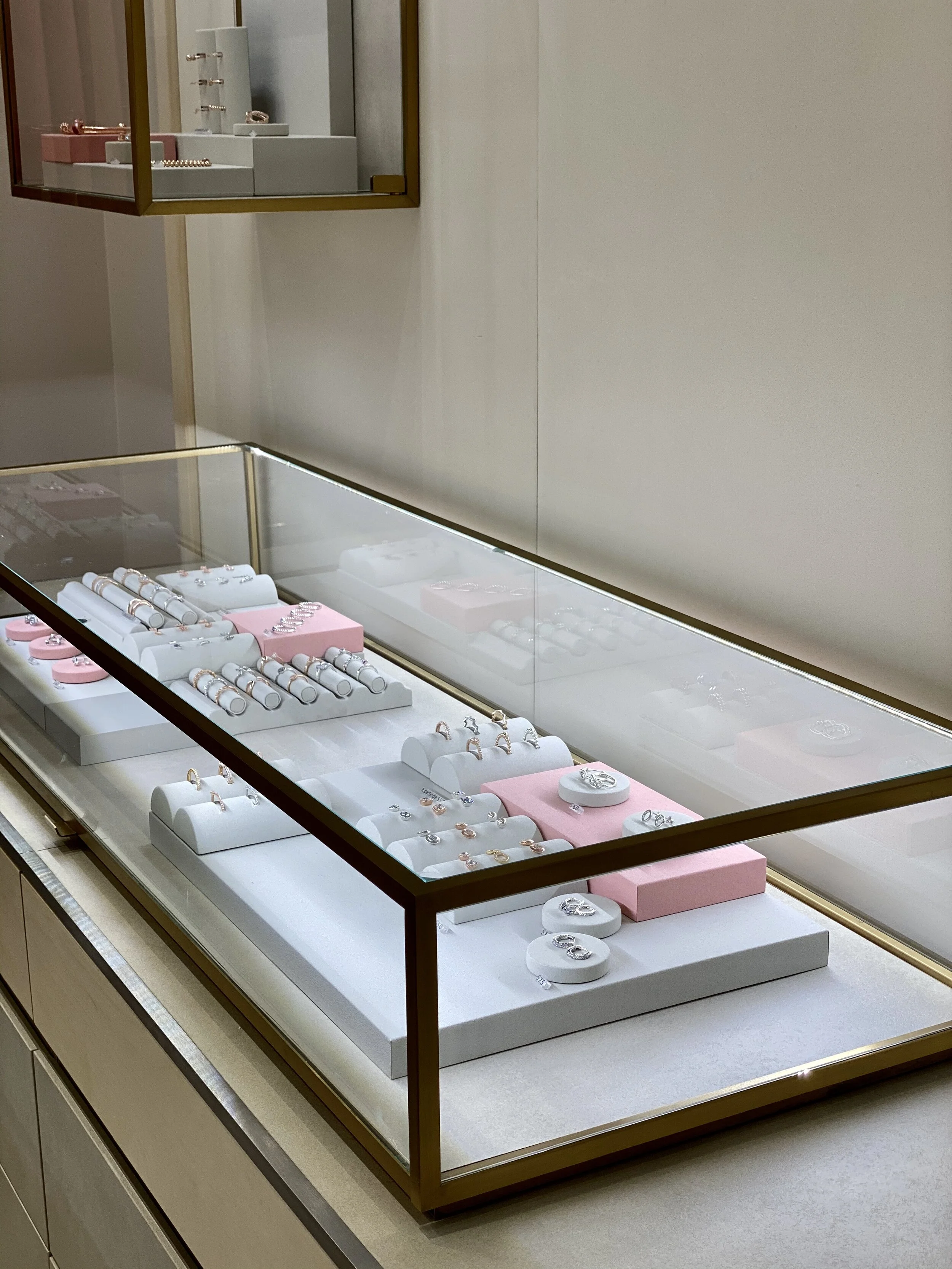 Pandora Jewellery Launches FirstinCanada Concept Store in Montreal