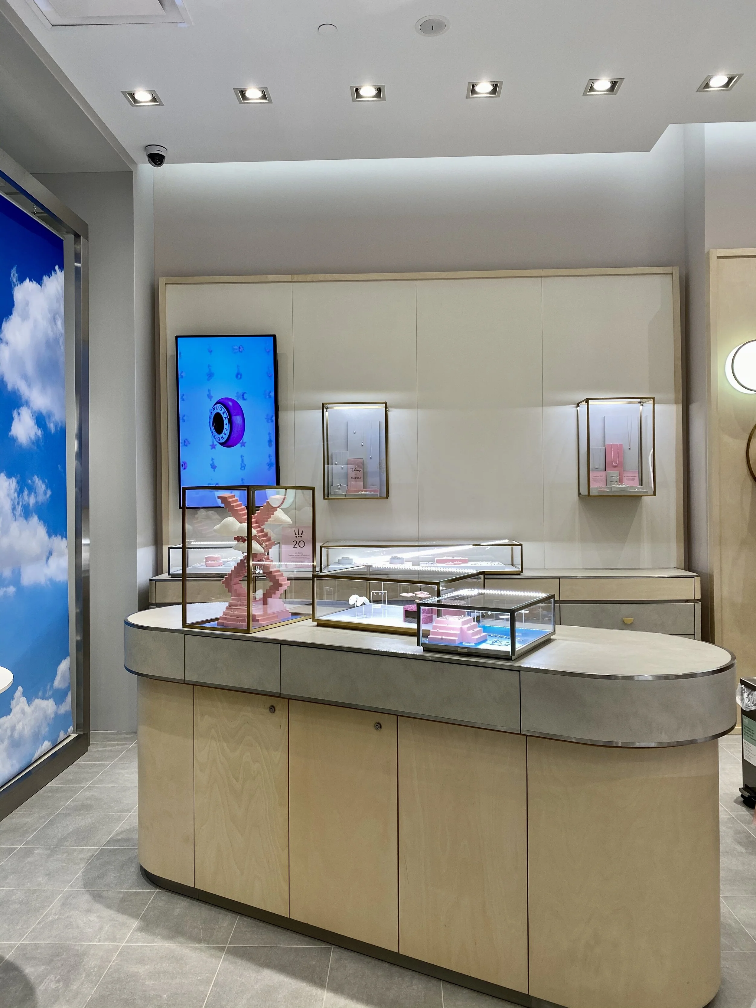 Pandora Jewellery Launches FirstinCanada Concept Store in Montreal