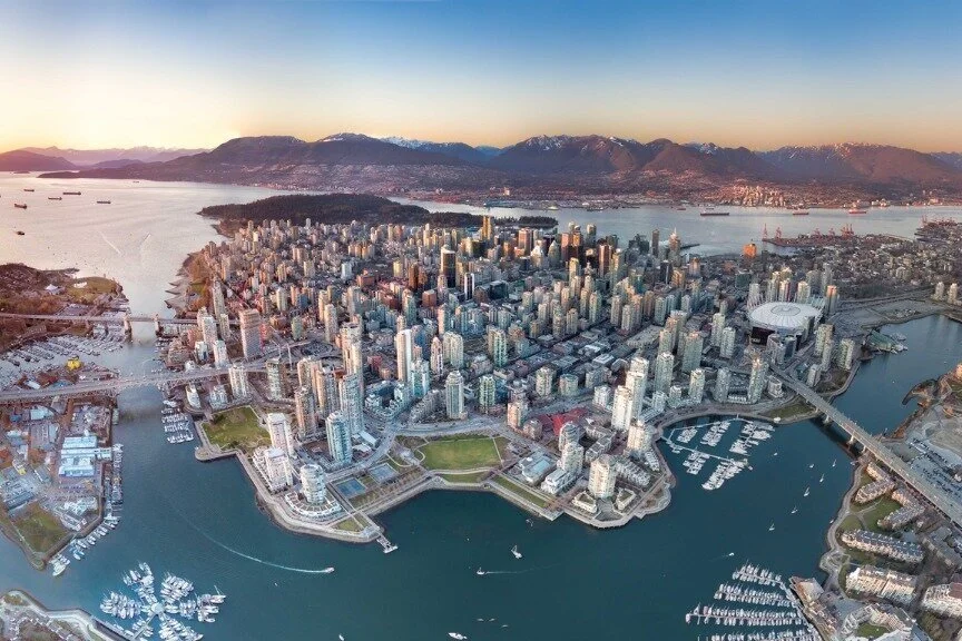 Downtown Retailers and Businesses Struggle in Canada Amid Lack of Office Workers and Tourists