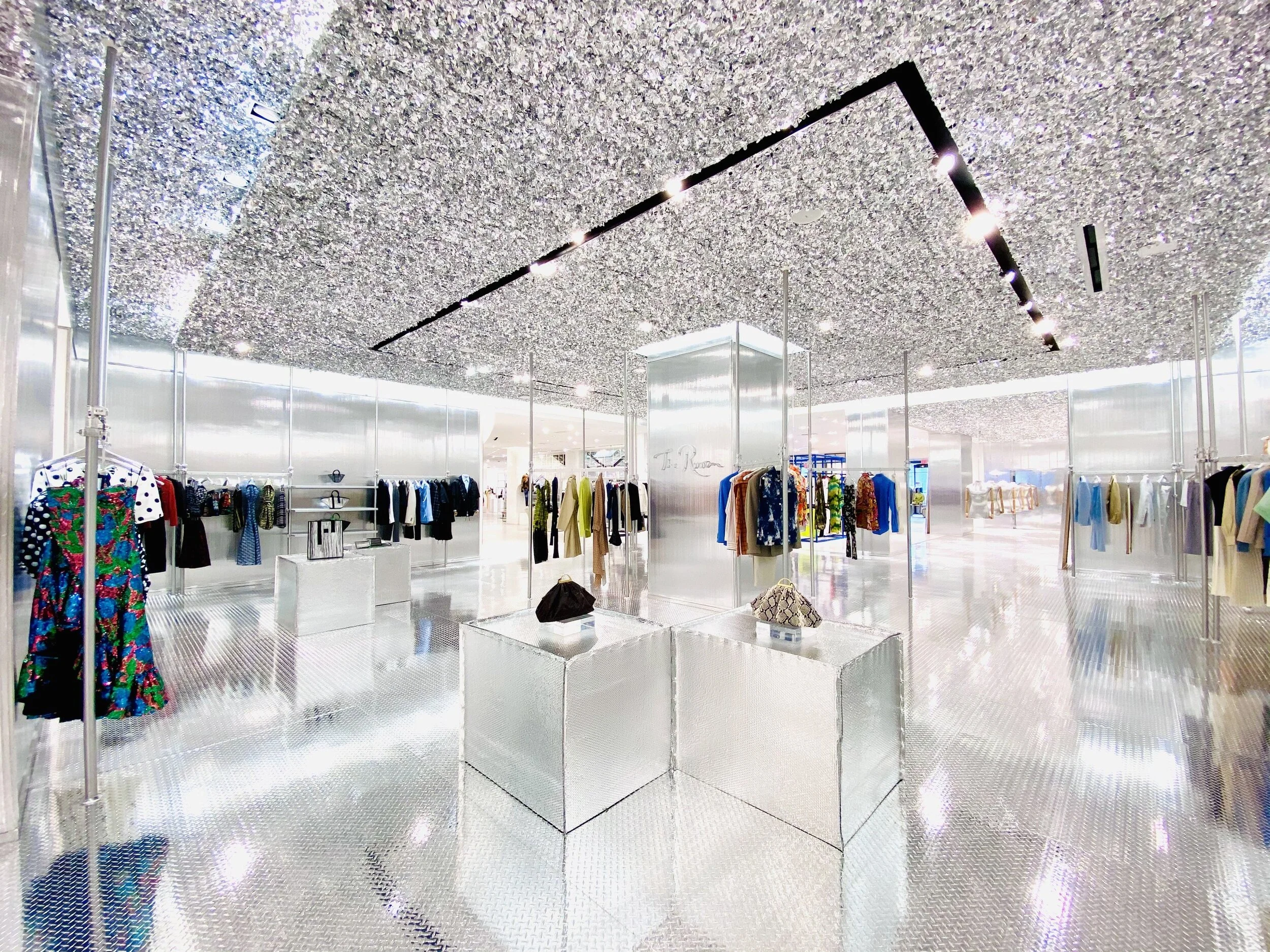 The_Room_Vancouver__Silver_Room___Credit__Hudson_s_Bay_4.jpg