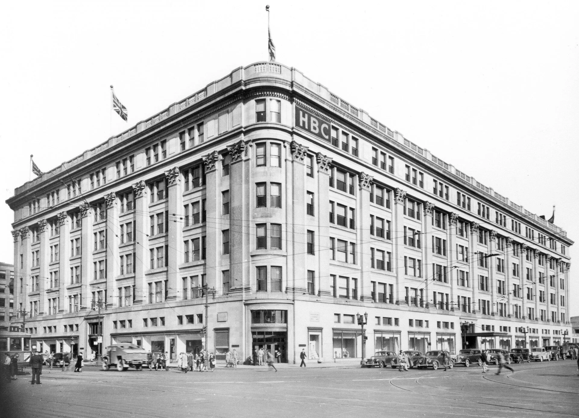 Hudson’s Bay to Close Downtown Winnipeg Flagship Store&nbsp;